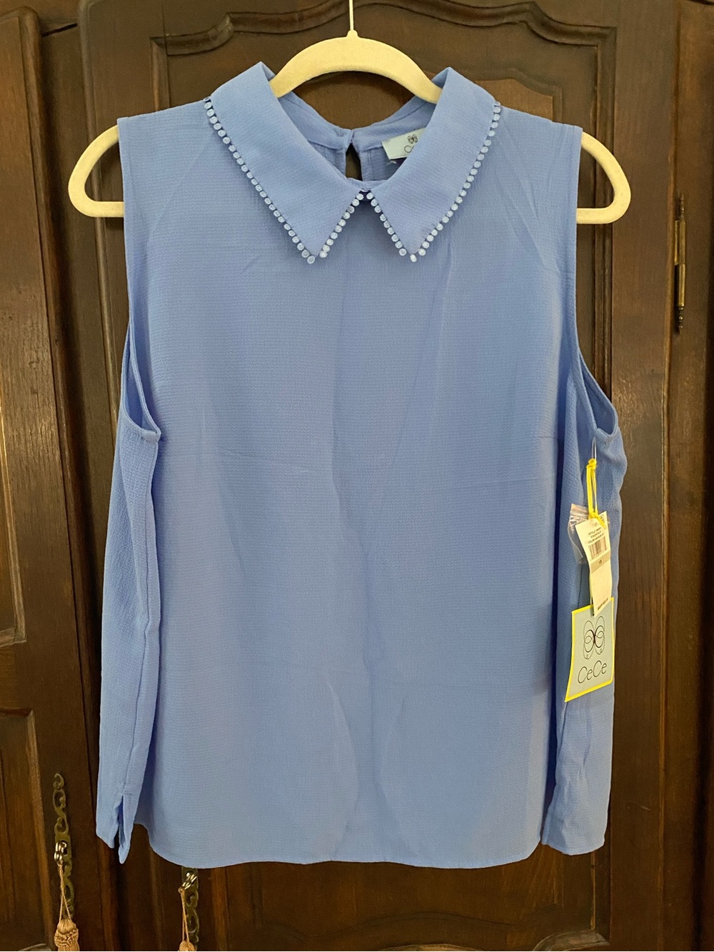 Cece periwinkle blue sleeveless textured crepe top w collar & back button 1X